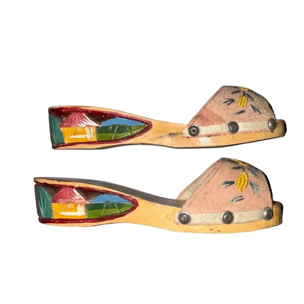 Vintage 1940s Women's Hand-Painted Wooden Wedge‎ Sandals Size 9.5
